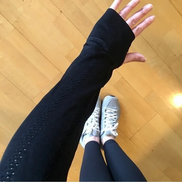 Fabletics Full Zip Lightweight Hoodie, Thumbholes, Pockets, Black, XS - Picture 6 of 14